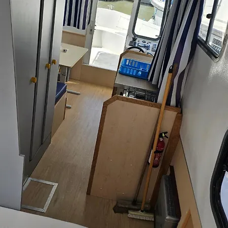 Bateau à Quai Avec Kitchenette - 4 Pers. - Api-1-46-29 * Colombiers (Herault)