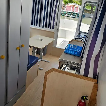 Botel Bateau à Quai Avec Kitchenette - 4 Pers. - Api-1-46-29